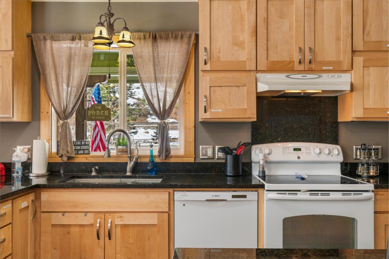Wander Inn, 4 Bedroom 2 Bath, 5 Min To Downtown, Custom Home เลเวนเวิร์ท ภายนอก รูปภาพ